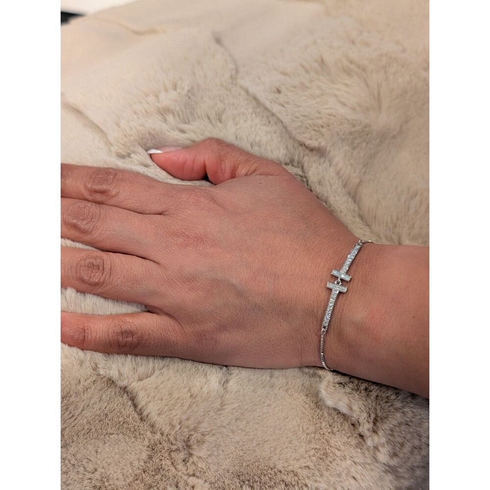 Elegant sterling silver adjustable bracelet